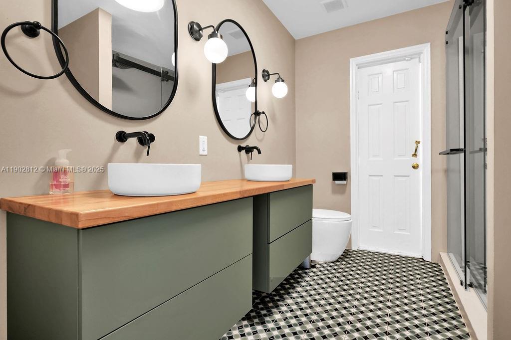 OLD CUTLER OAKS SOUTH 1ST - Residential