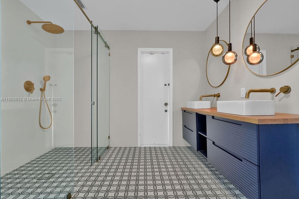 OLD CUTLER OAKS SOUTH 1ST - Residential