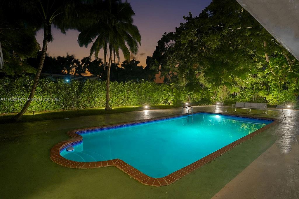 OLD CUTLER OAKS SOUTH 1ST - Residential