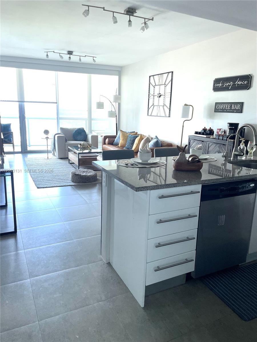 MARINABLUE CONDO - Residential Lease