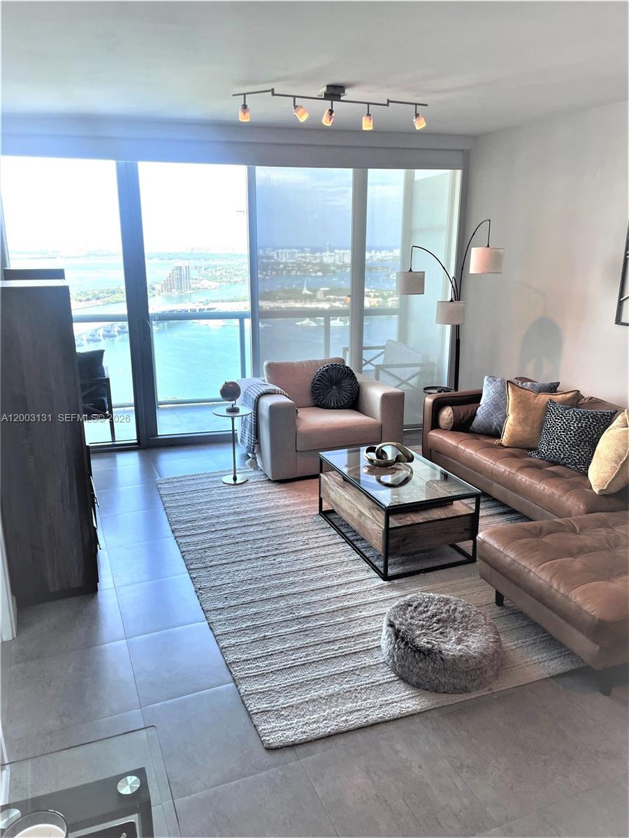 888 Biscayne Blvd 4310