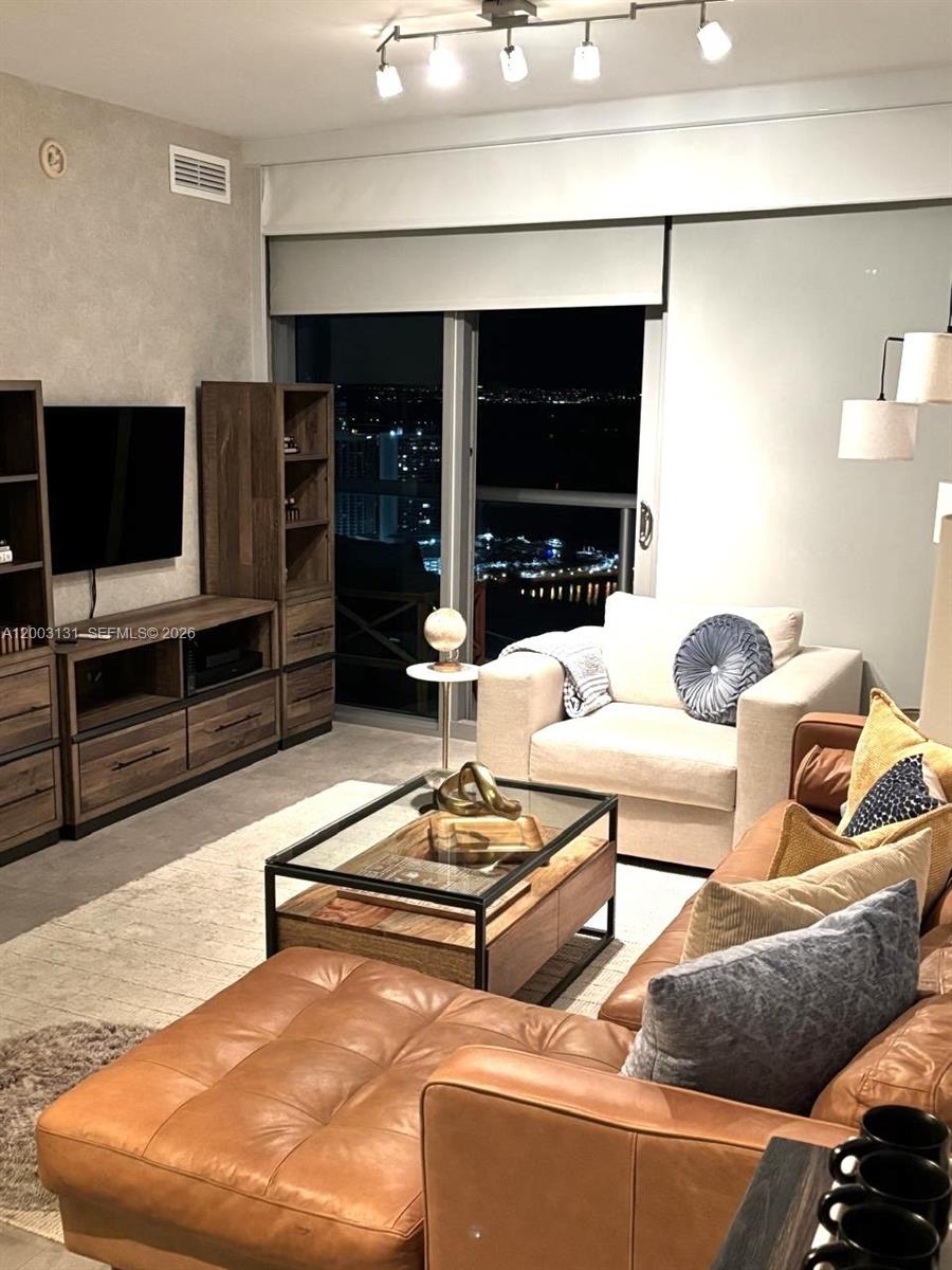 MARINABLUE CONDO - Residential Lease