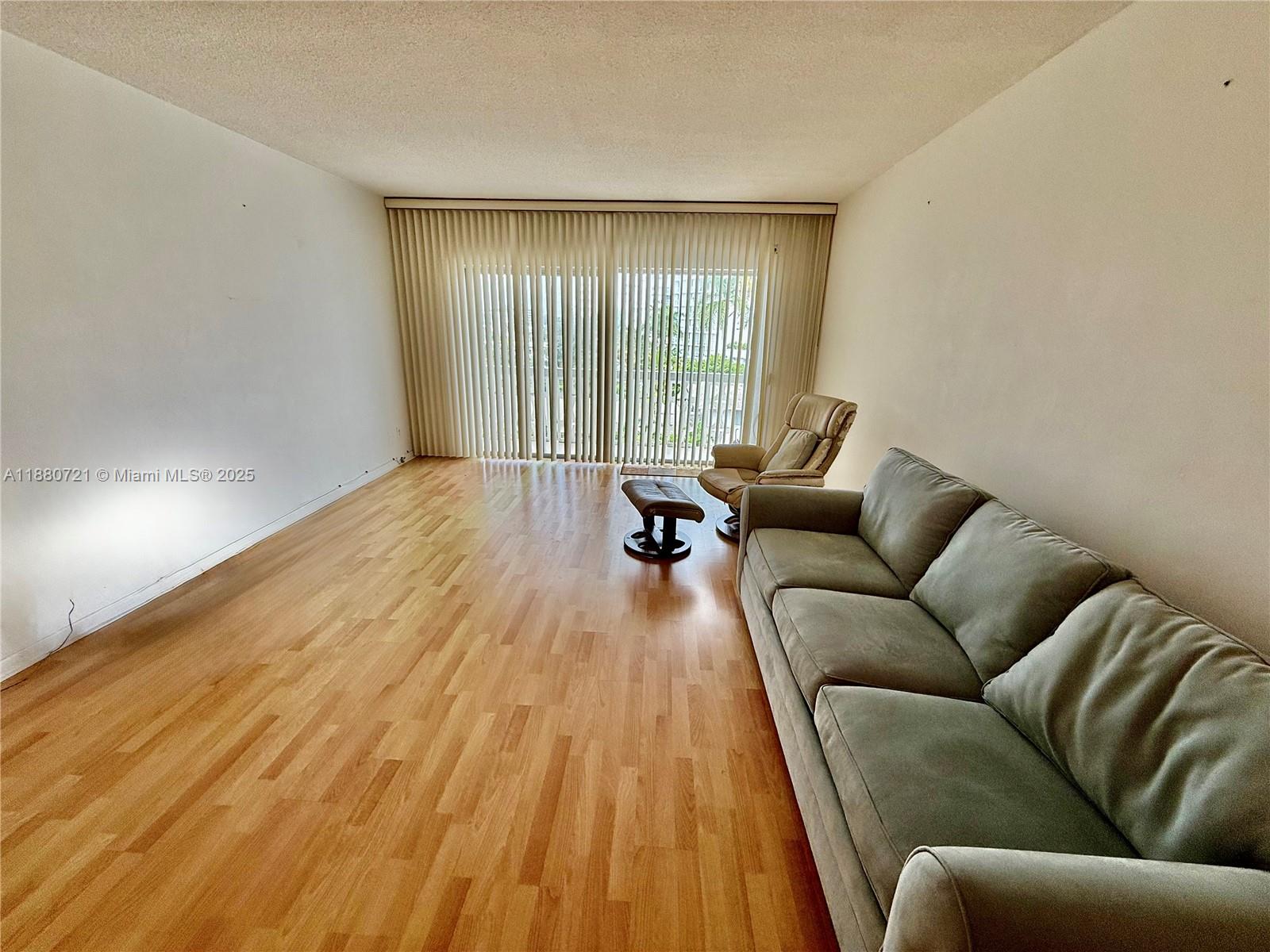 SUMMIT CONDO - Residential