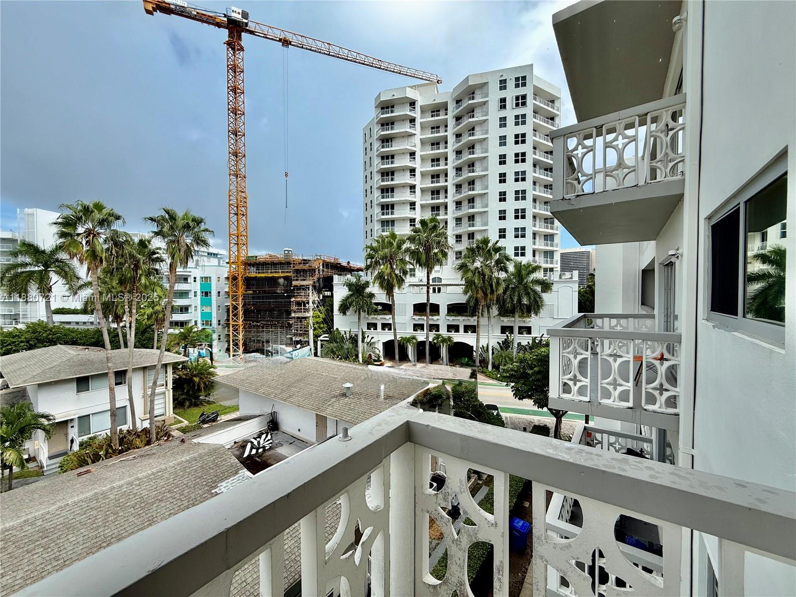 SUMMIT CONDO - Residential