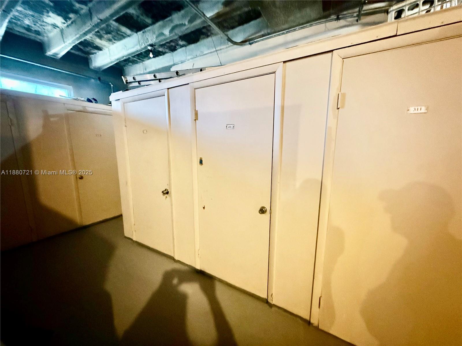 SUMMIT CONDO - Residential