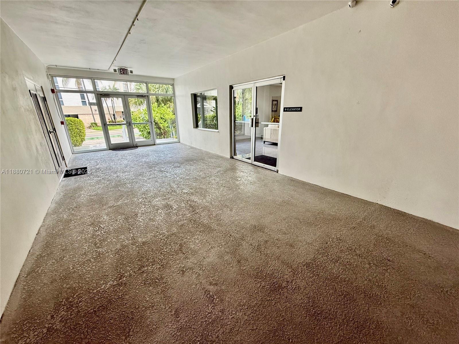 SUMMIT CONDO - Residential