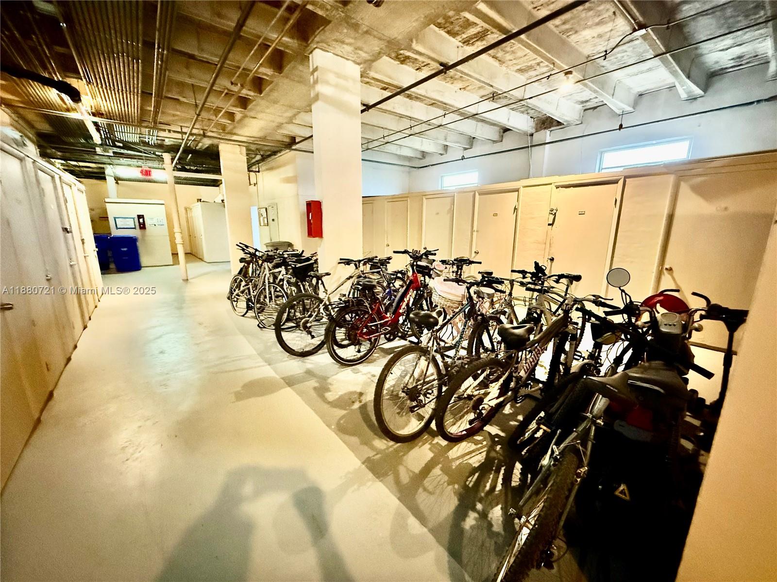 SUMMIT CONDO - Residential