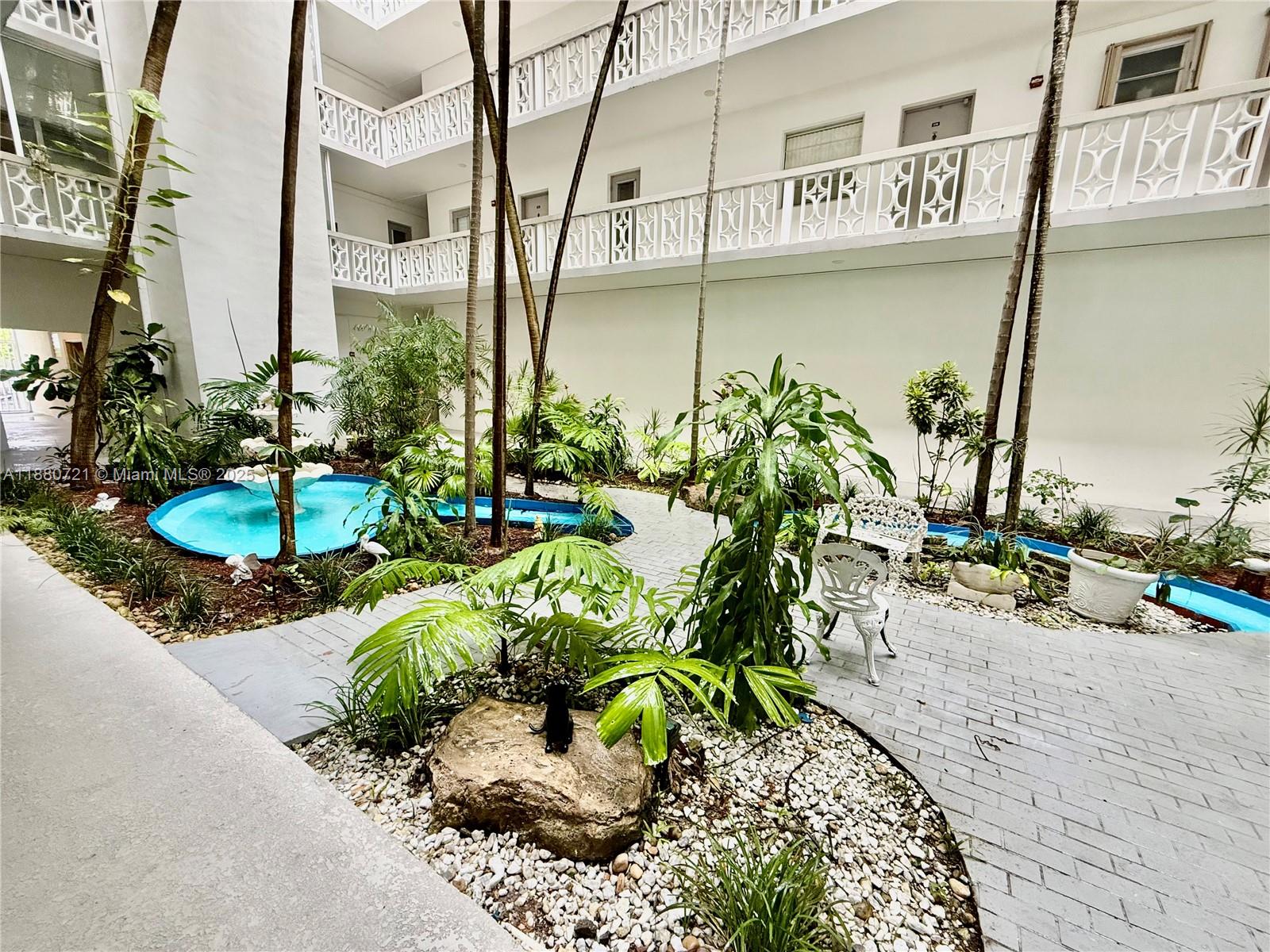 SUMMIT CONDO - Residential