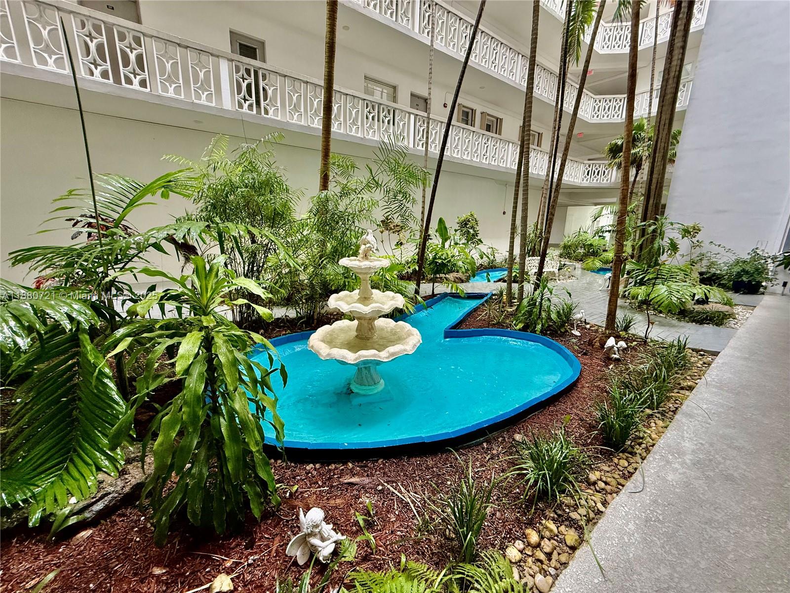 SUMMIT CONDO - Residential