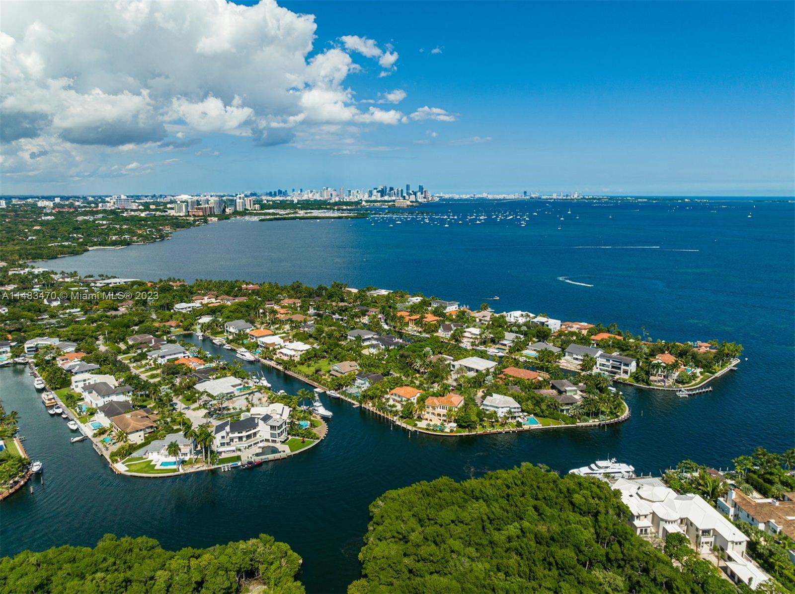 SUNRISE HARBOUR REV PL - Residential