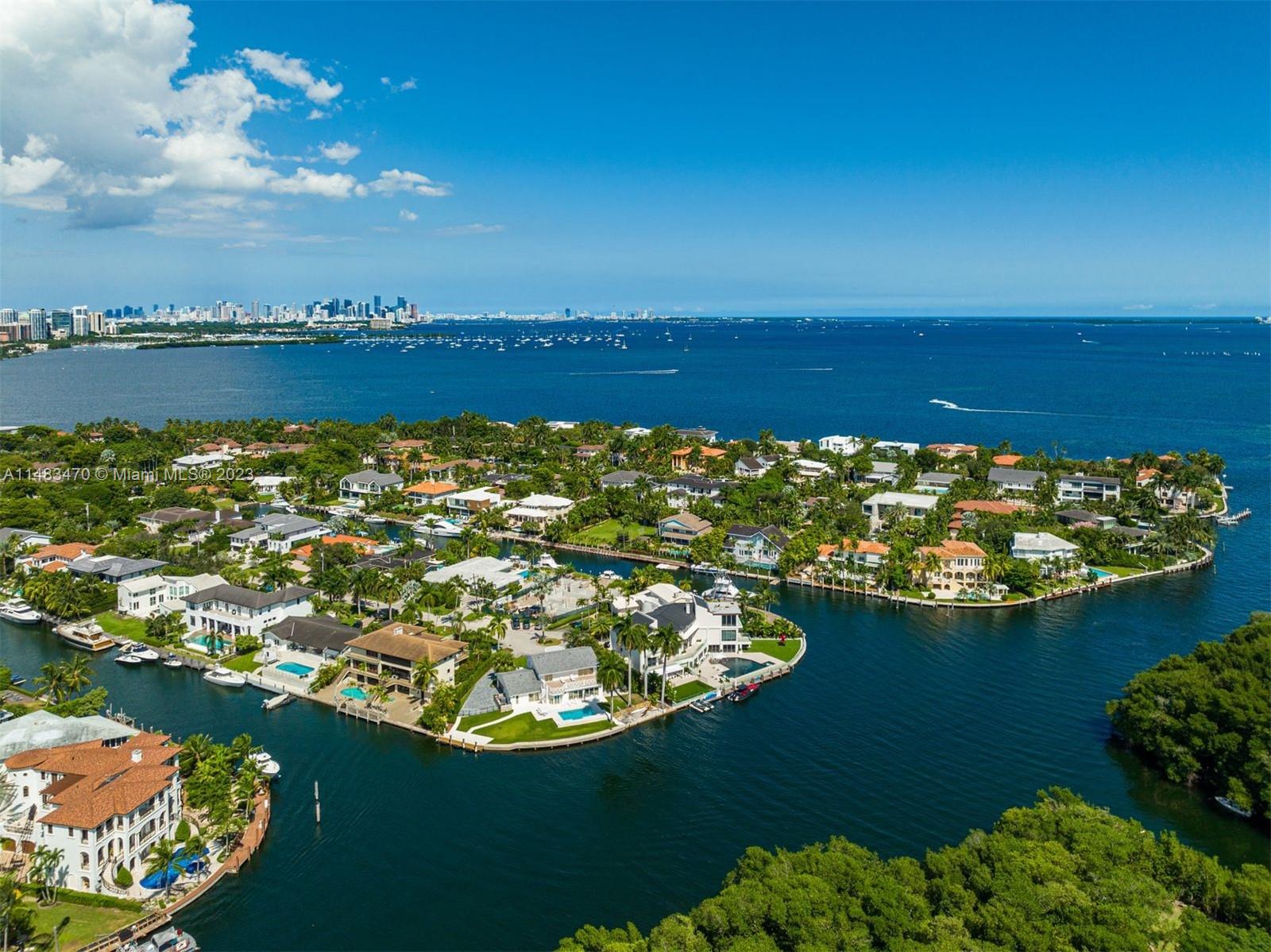 SUNRISE HARBOUR REV PL - Residential