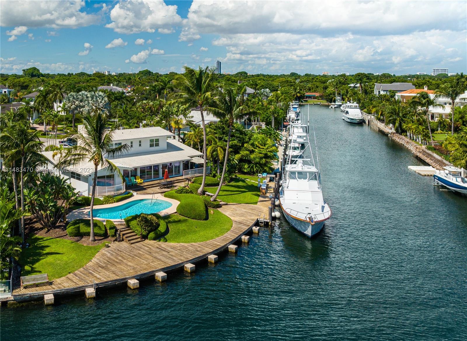 SUNRISE HARBOUR REV PL - Residential