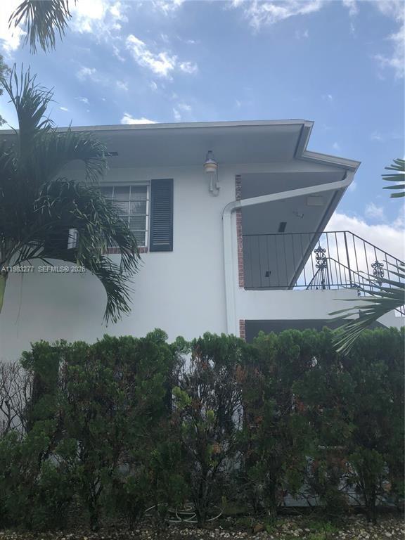 COLONIAL HOUSE CONDO - Residential