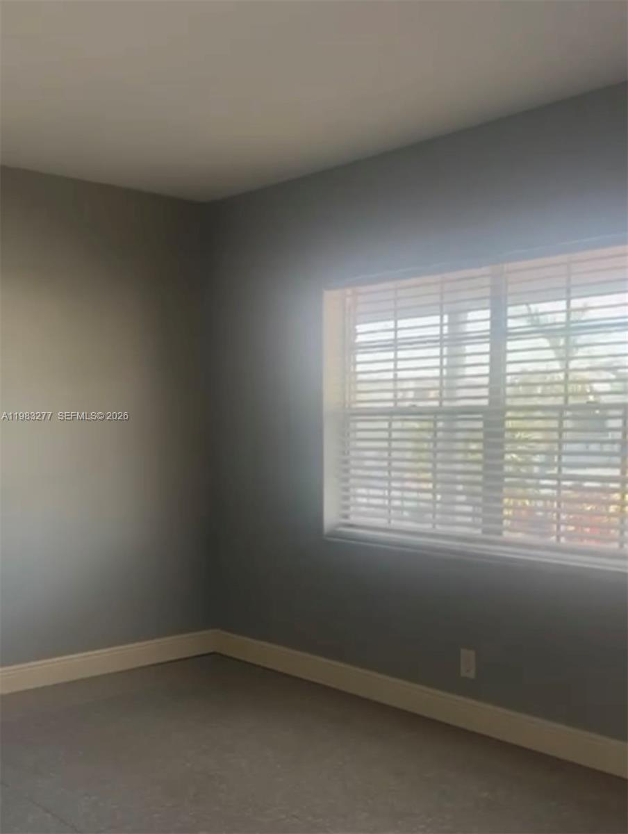 COLONIAL HOUSE CONDO - Residential