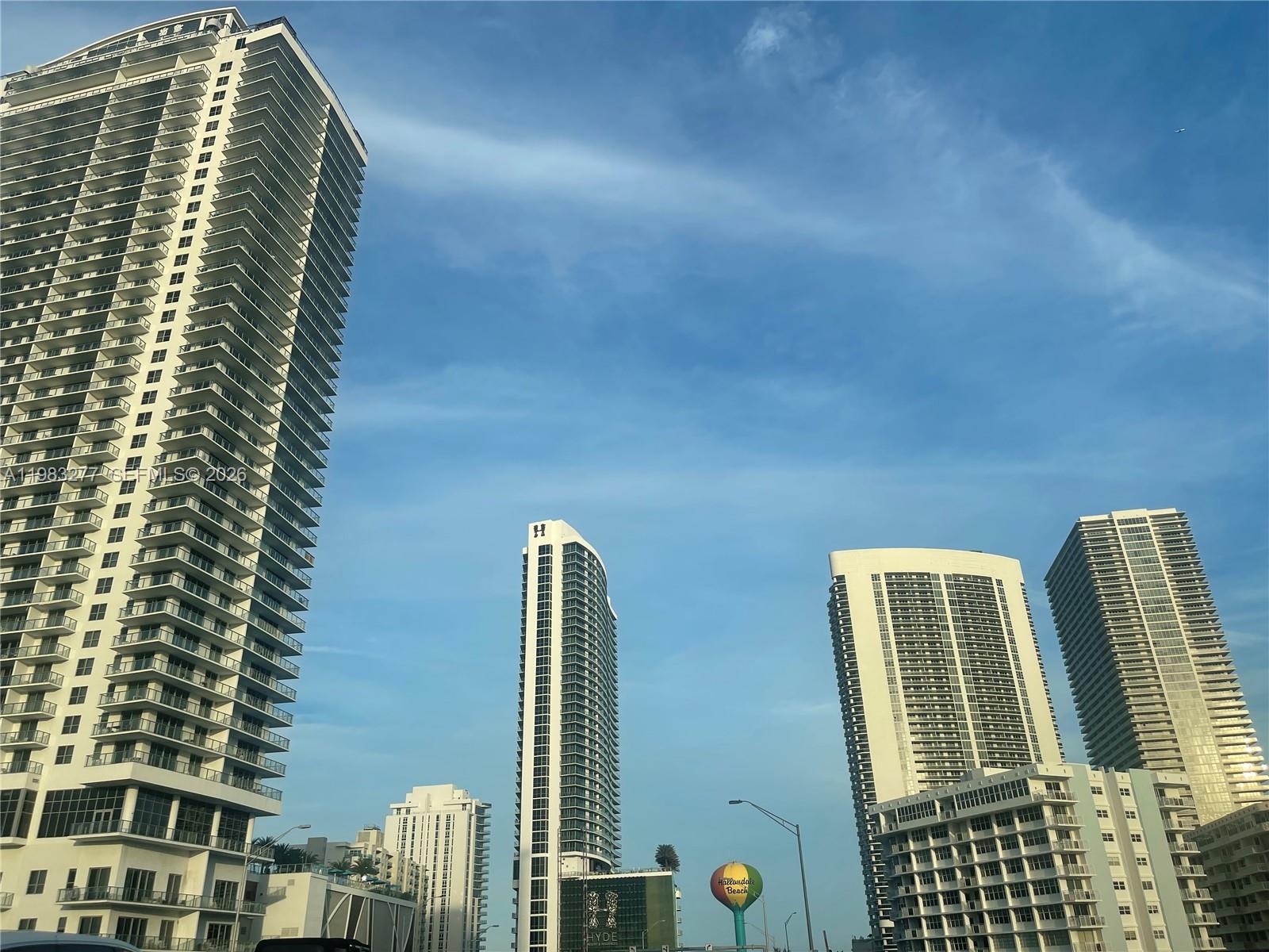 COLONIAL HOUSE CONDO - Residential