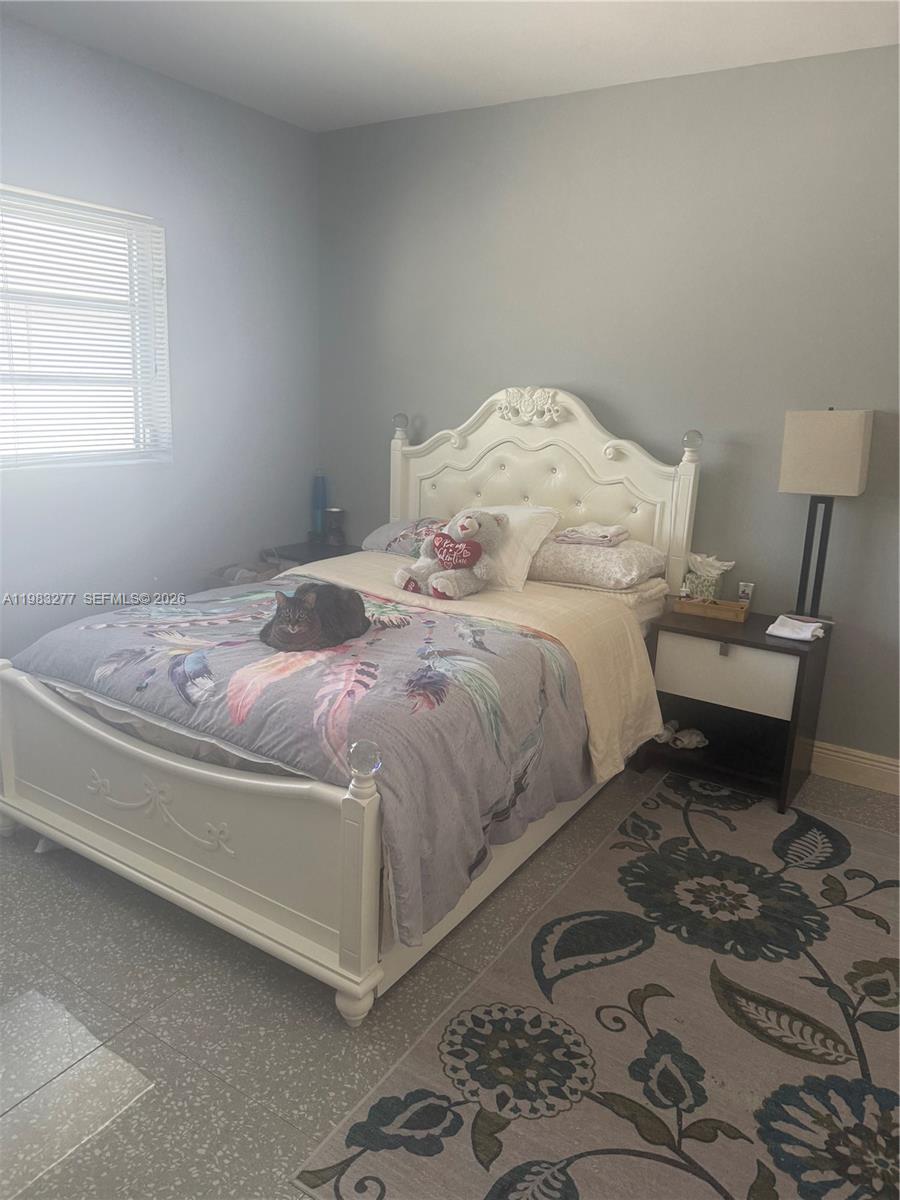 COLONIAL HOUSE CONDO - Residential