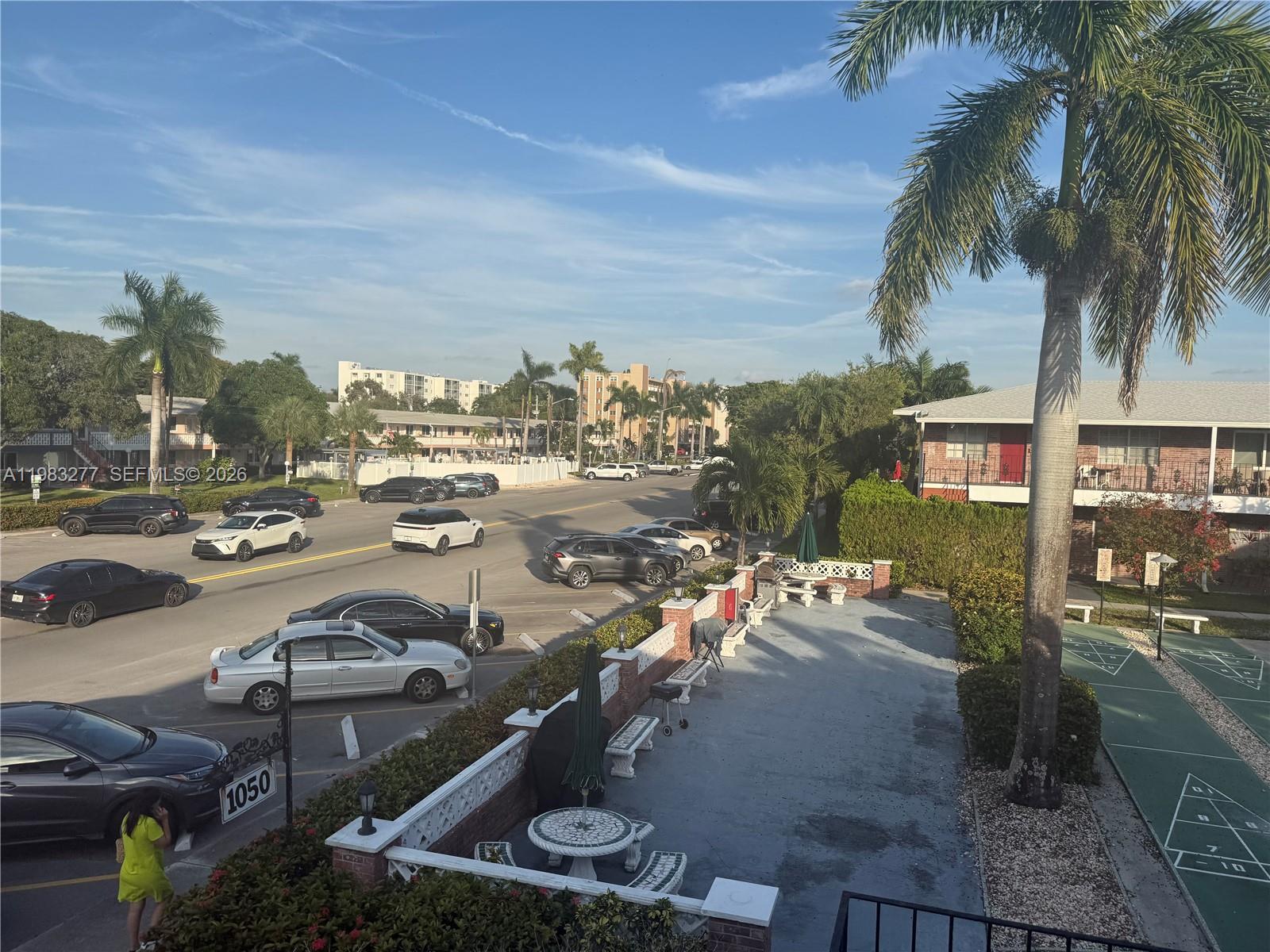 COLONIAL HOUSE CONDO - Residential