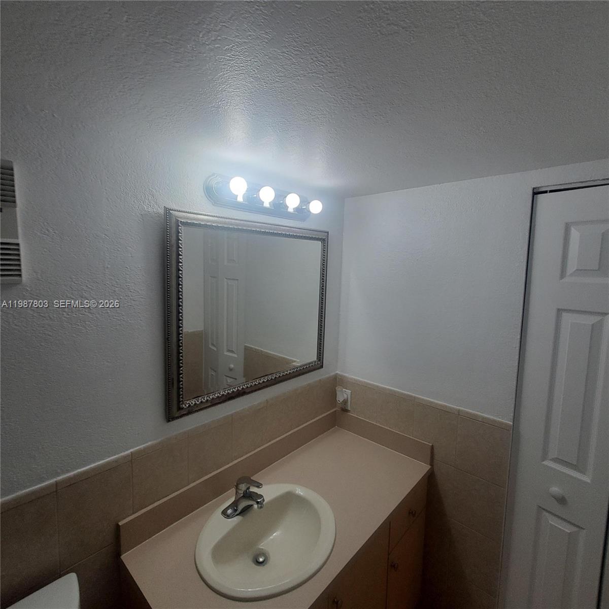 CYPRESS VILLAGE CONDO - Residential Lease