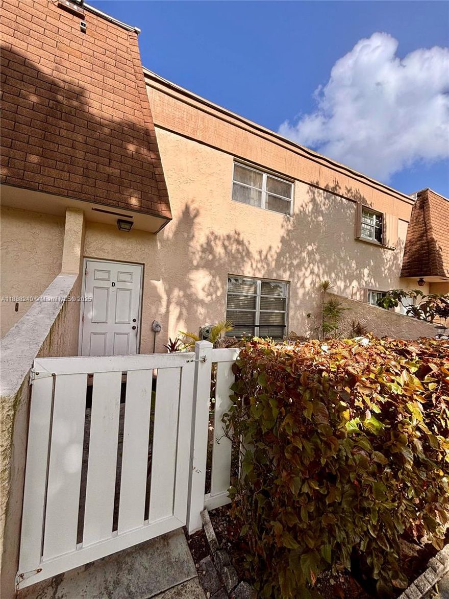 Investor Special! Spacious 3-bedroom, 2-bathroom townhouse with great potential. This property does need some work, making it the perfect opportunity to add value and create strong returns. Motivated seller—bring your offers. Any question or to schedule showing please call/text Kim 954.615.8043