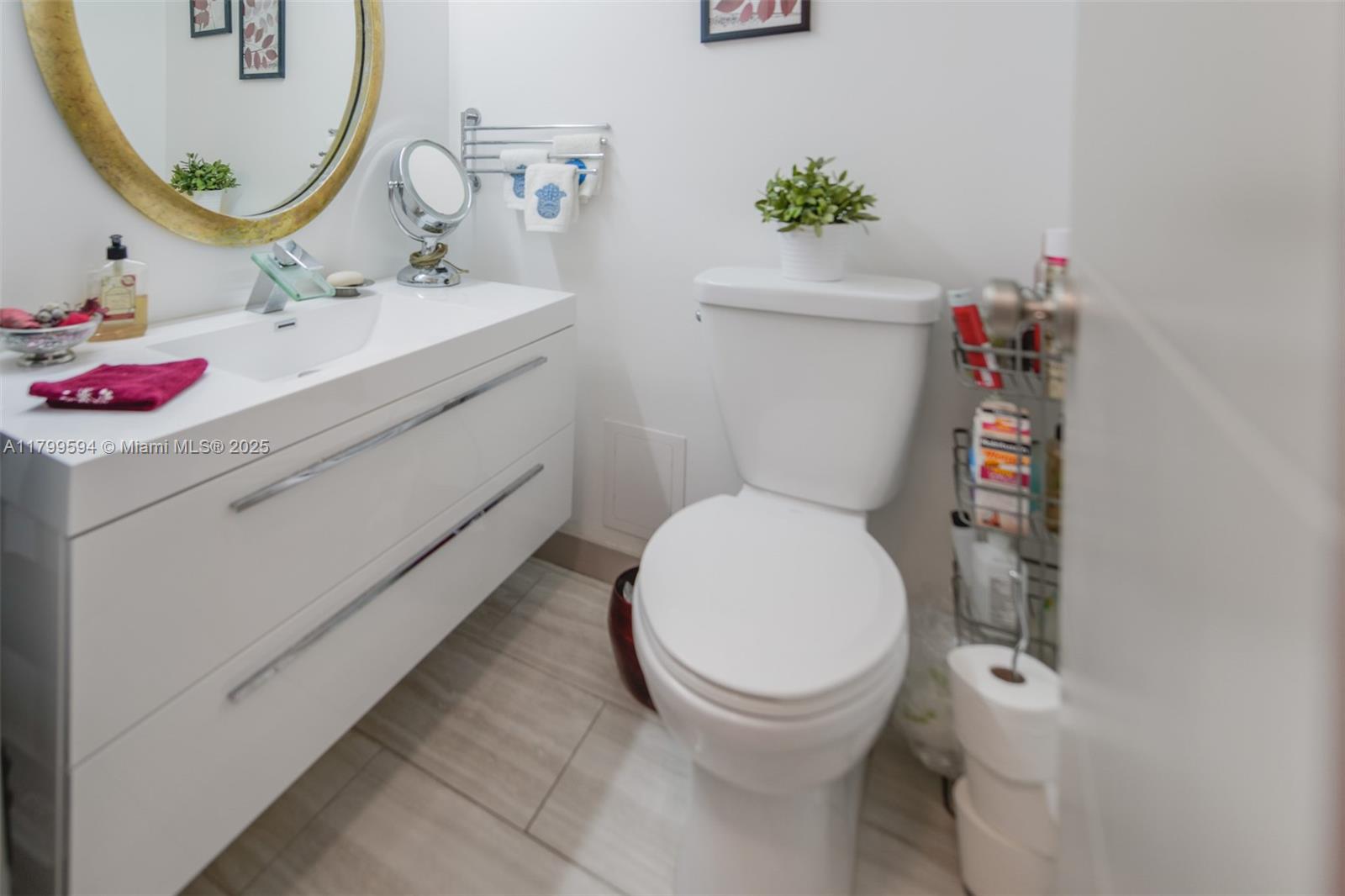 HEMISPHERES CONDO - Residential Lease