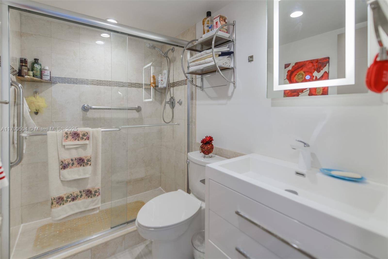 HEMISPHERES CONDO - Residential Lease