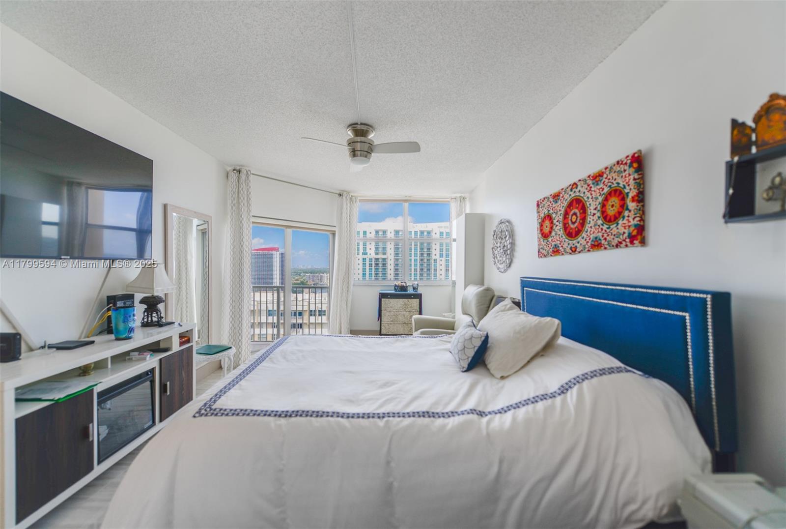 HEMISPHERES CONDO - Residential Lease