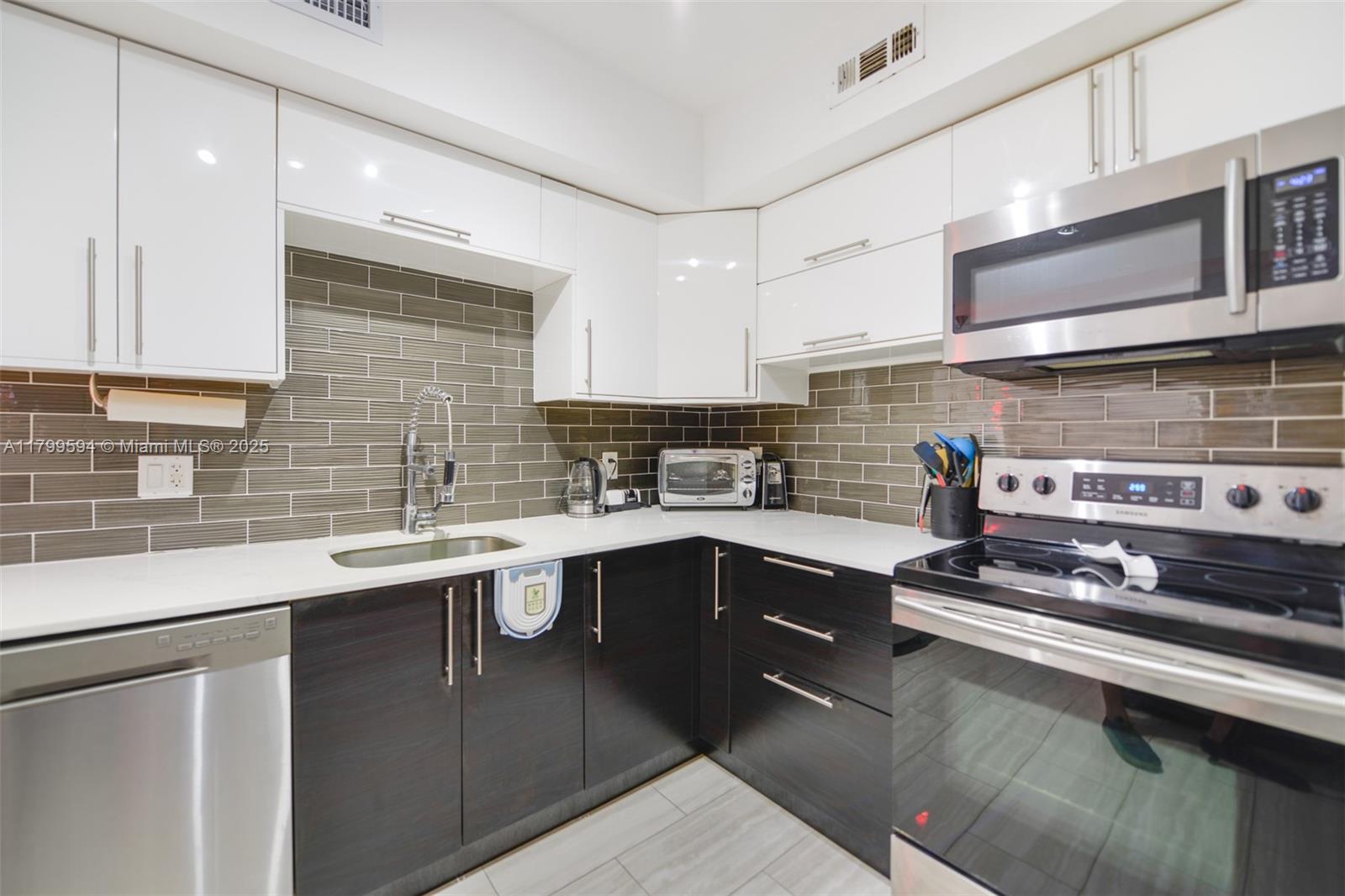 HEMISPHERES CONDO - Residential Lease