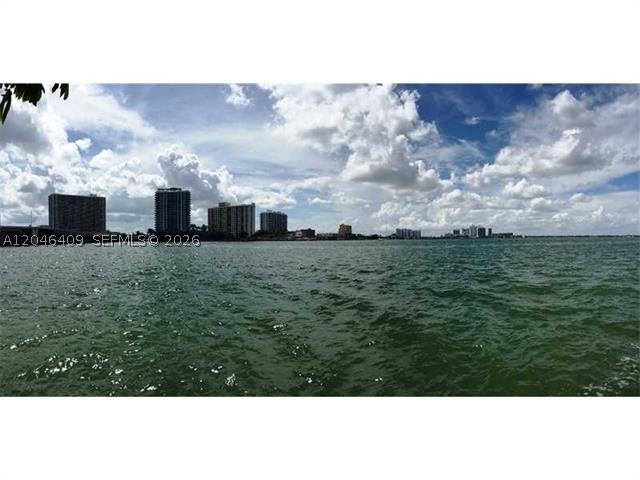 2130/2140 Bay Dr
