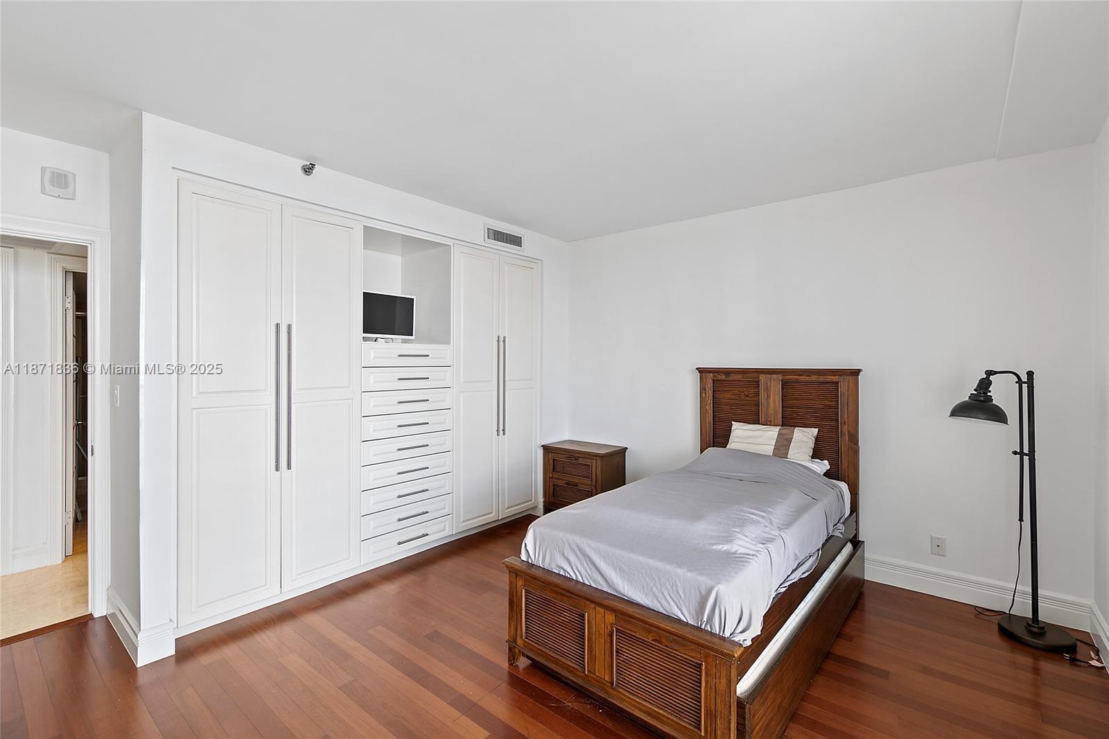 TURNBERRY ISLE CONDO - Residential Lease