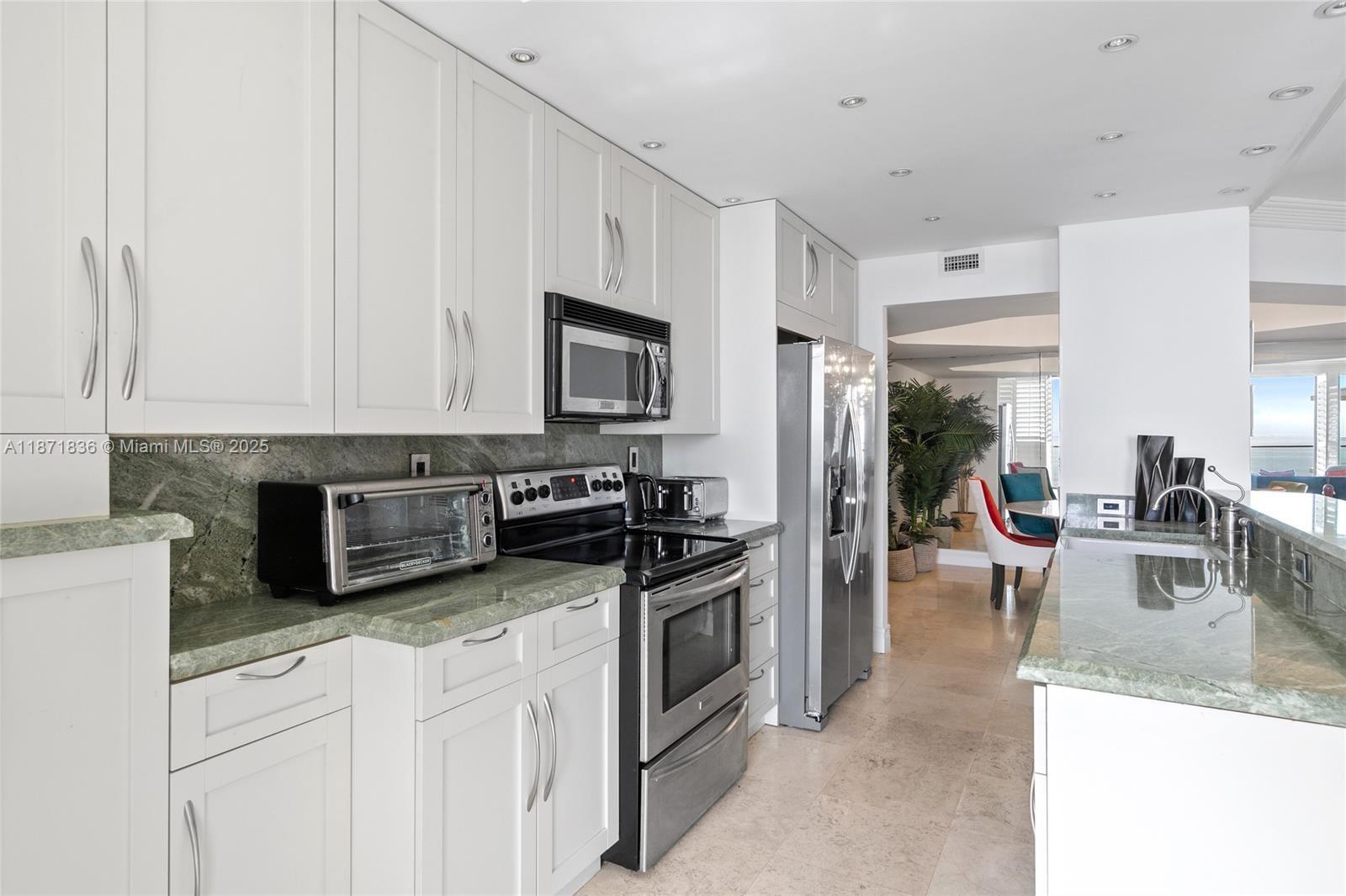 TURNBERRY ISLE CONDO - Residential Lease