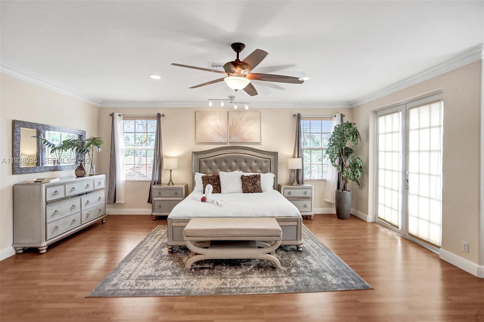 HOLLYWOOD LAKES SECTION - Residential