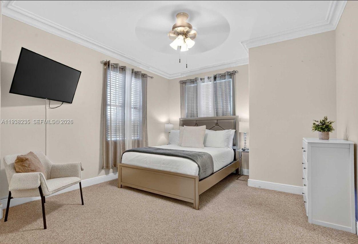 HOLLYWOOD LAKES SECTION - Residential