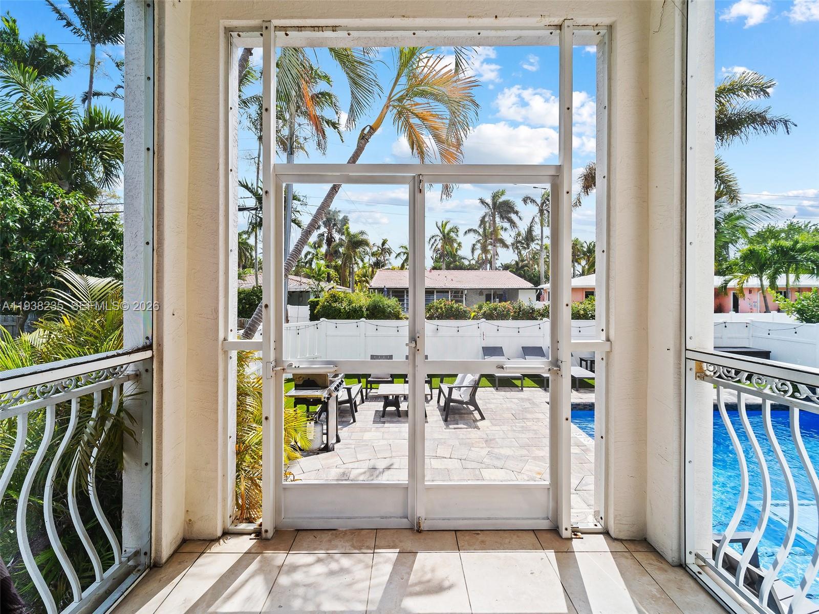 HOLLYWOOD LAKES SECTION - Residential