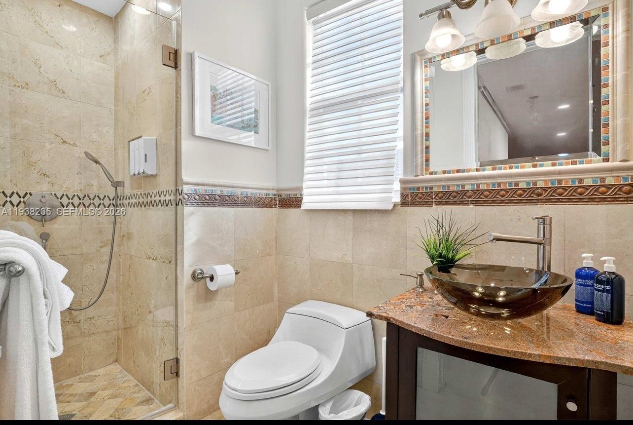 HOLLYWOOD LAKES SECTION - Residential