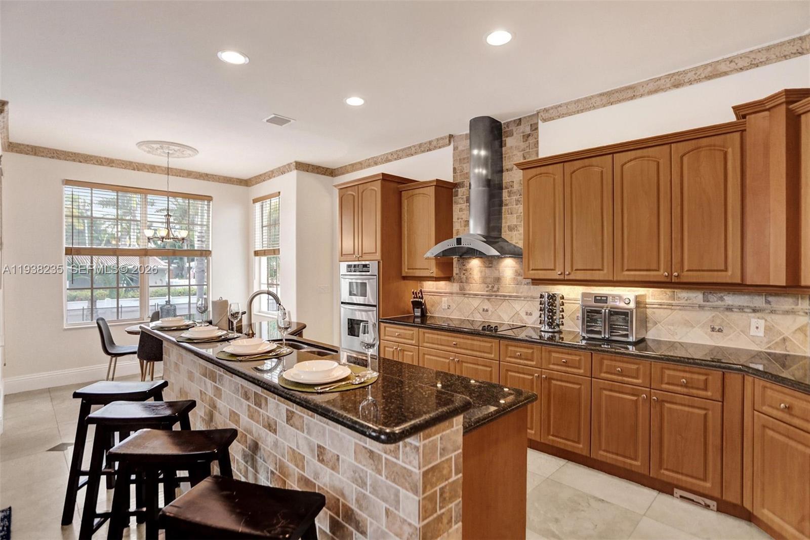 HOLLYWOOD LAKES SECTION - Residential