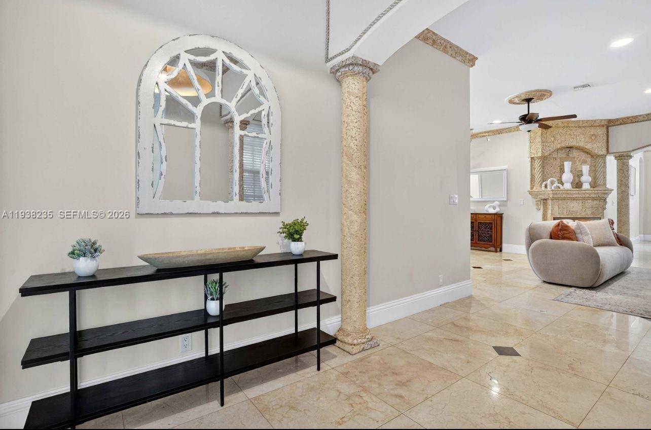 HOLLYWOOD LAKES SECTION - Residential