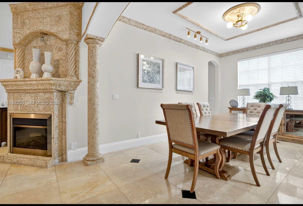 HOLLYWOOD LAKES SECTION - Residential