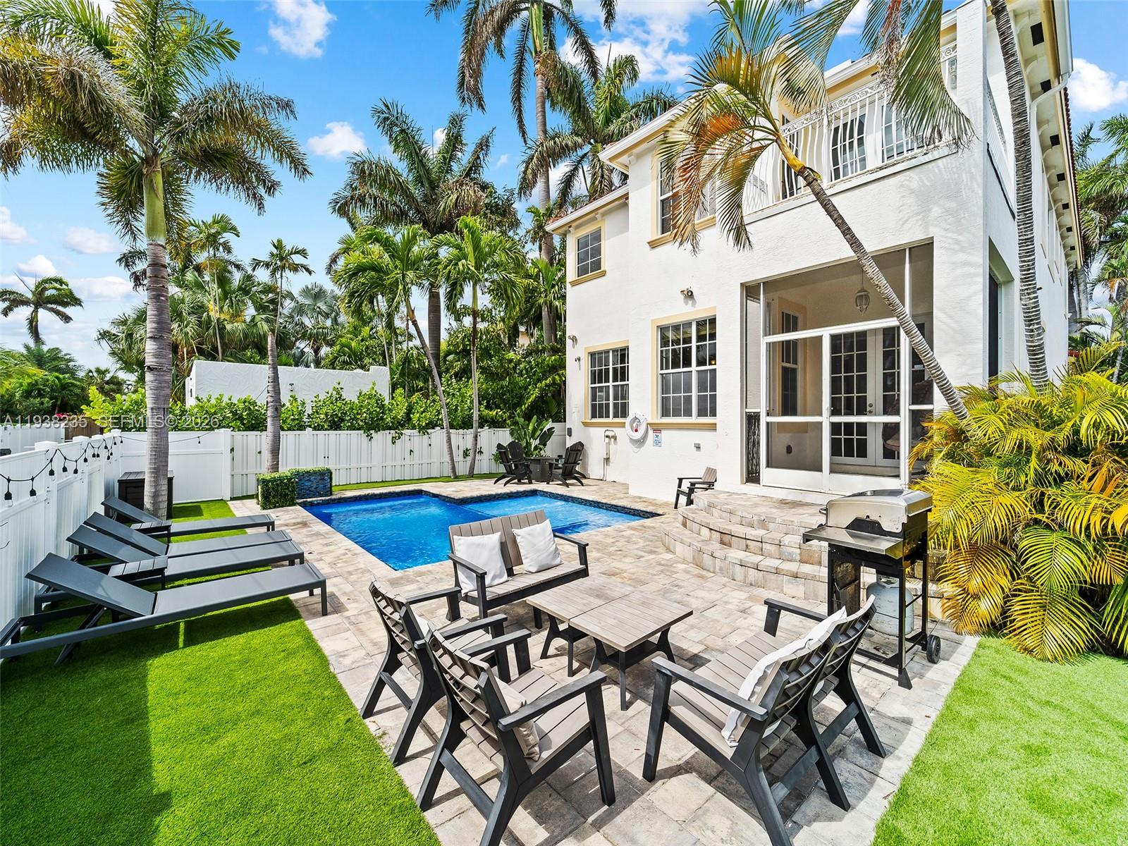 HOLLYWOOD LAKES SECTION - Residential