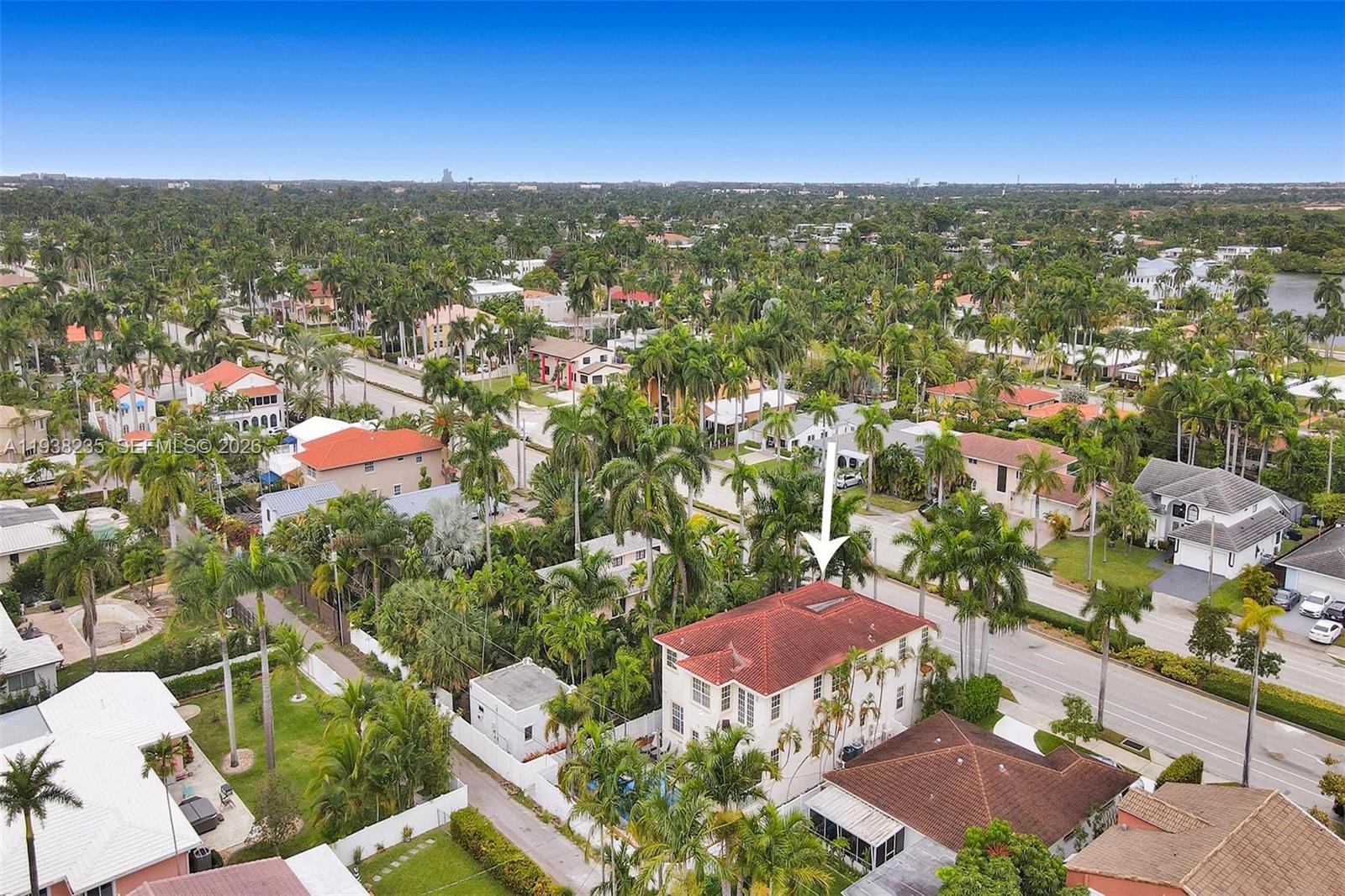 HOLLYWOOD LAKES SECTION - Residential