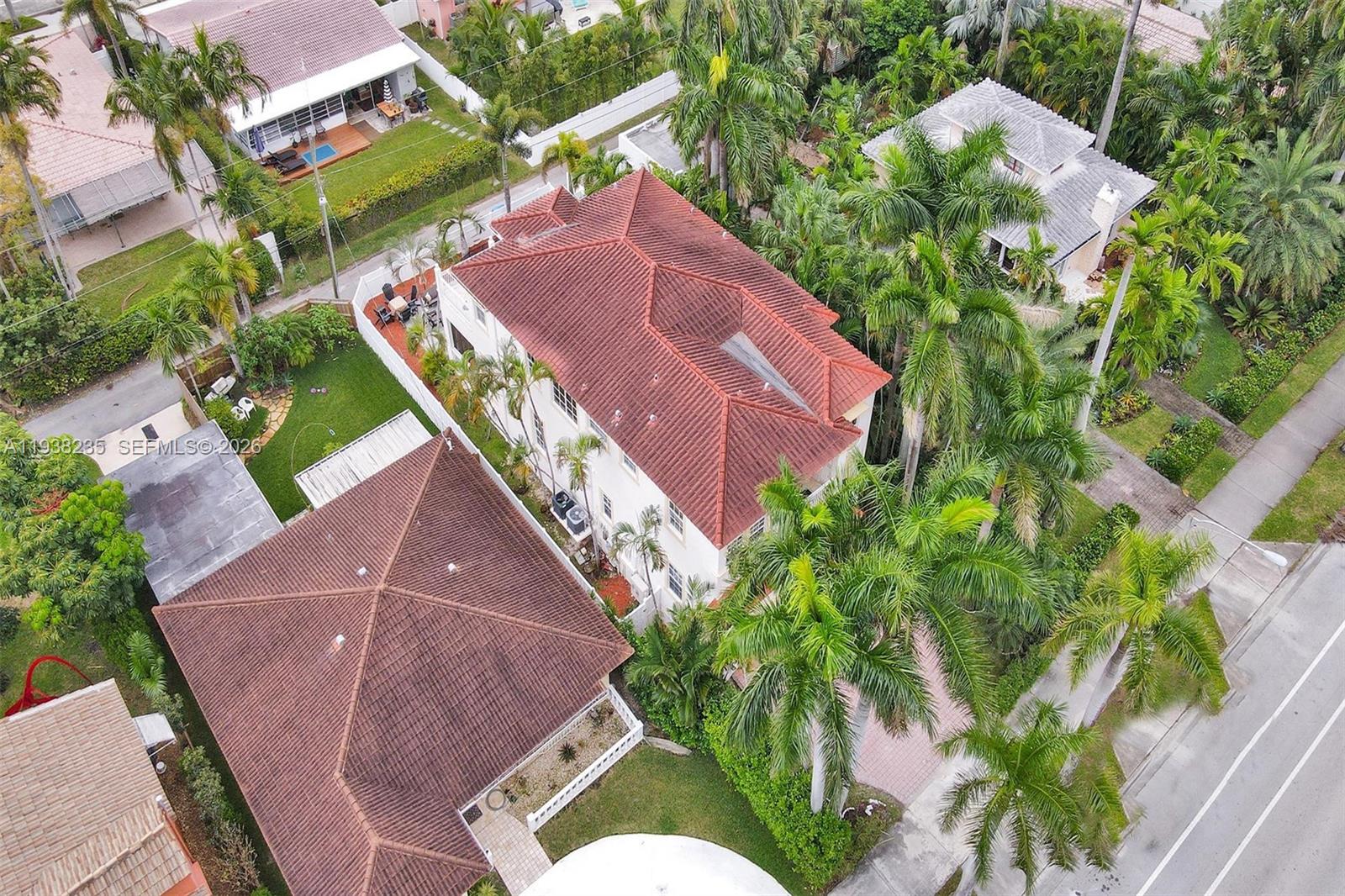 HOLLYWOOD LAKES SECTION - Residential