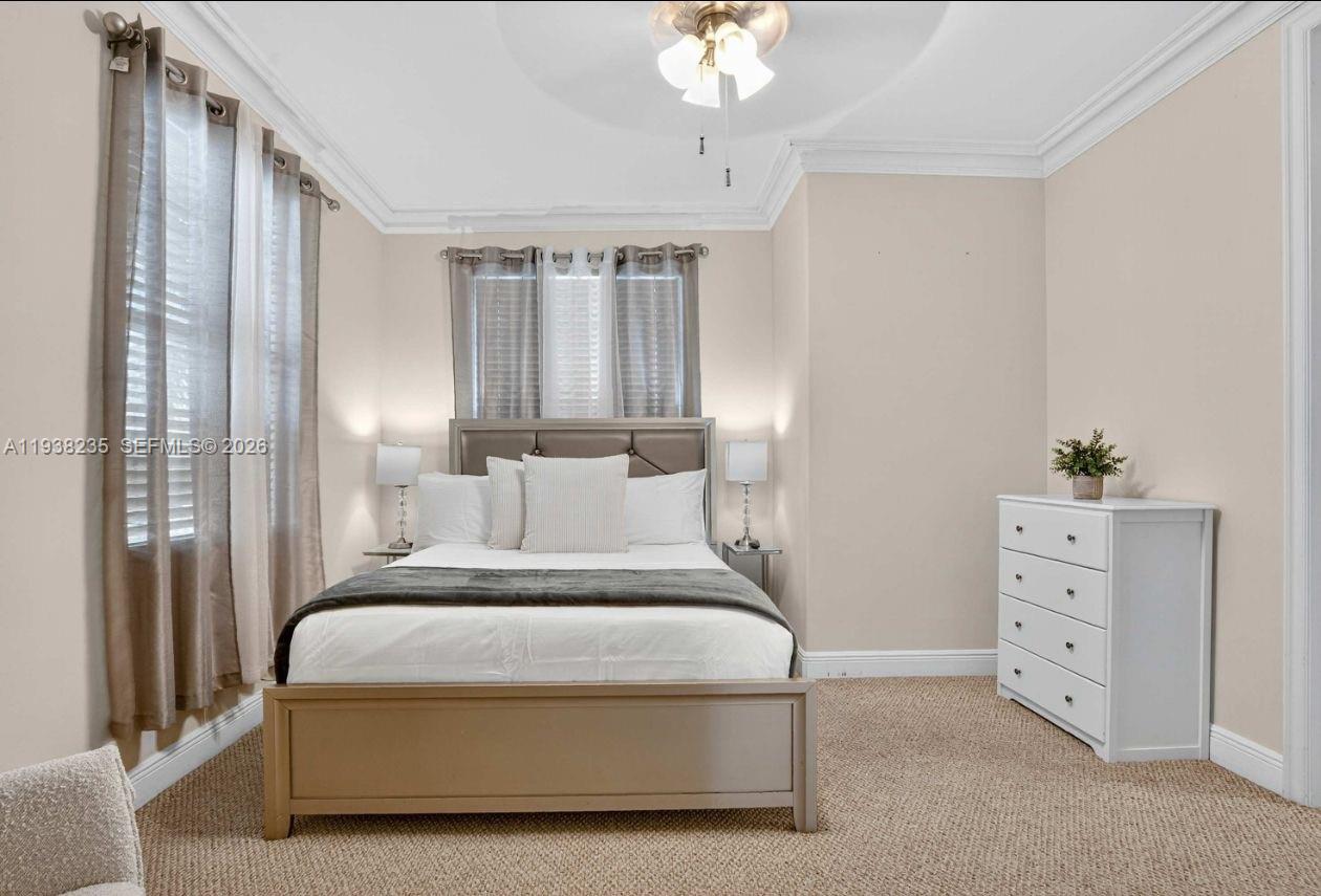 HOLLYWOOD LAKES SECTION - Residential