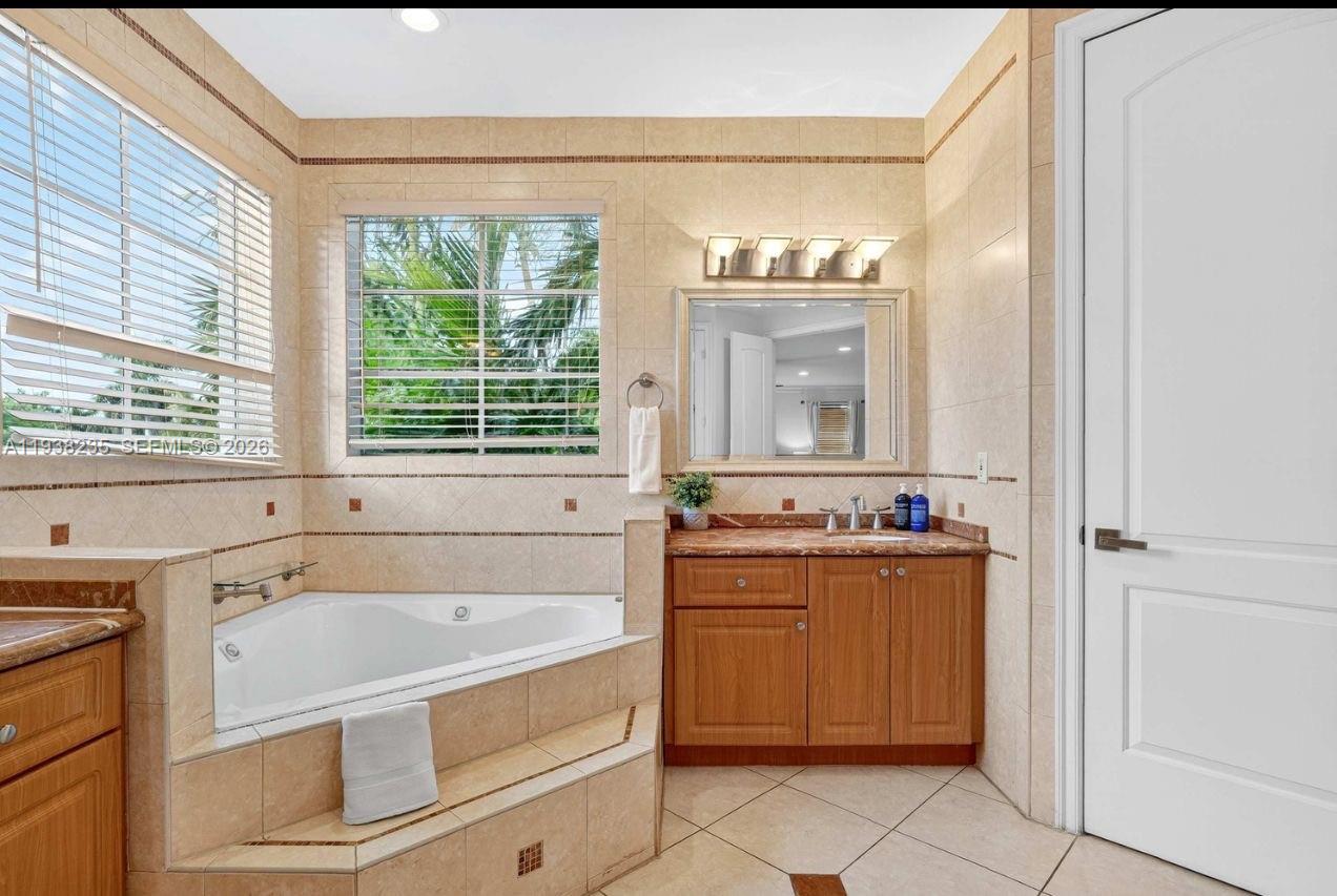 HOLLYWOOD LAKES SECTION - Residential