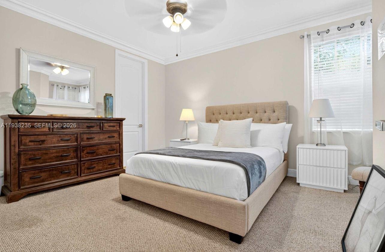 HOLLYWOOD LAKES SECTION - Residential