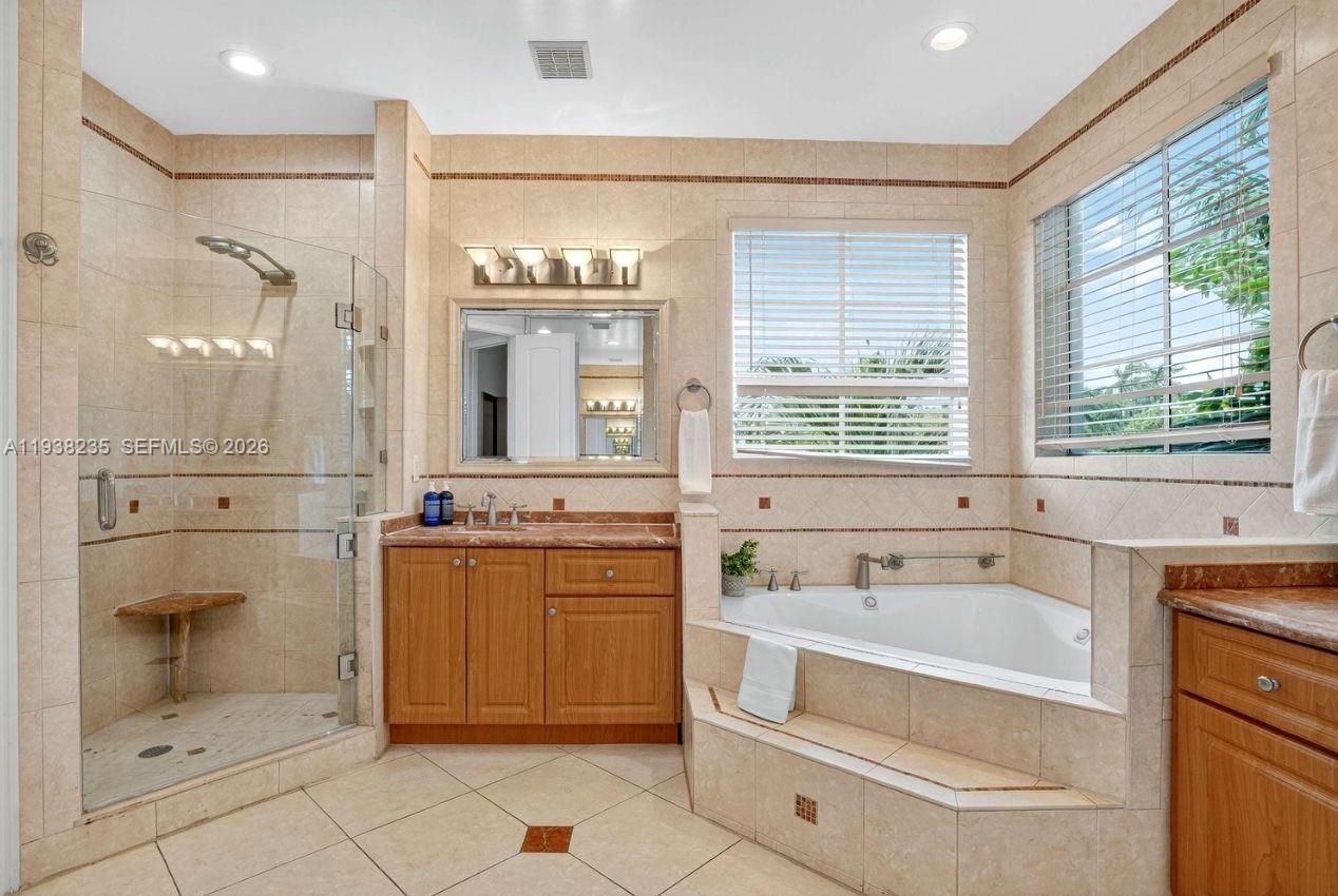 HOLLYWOOD LAKES SECTION - Residential