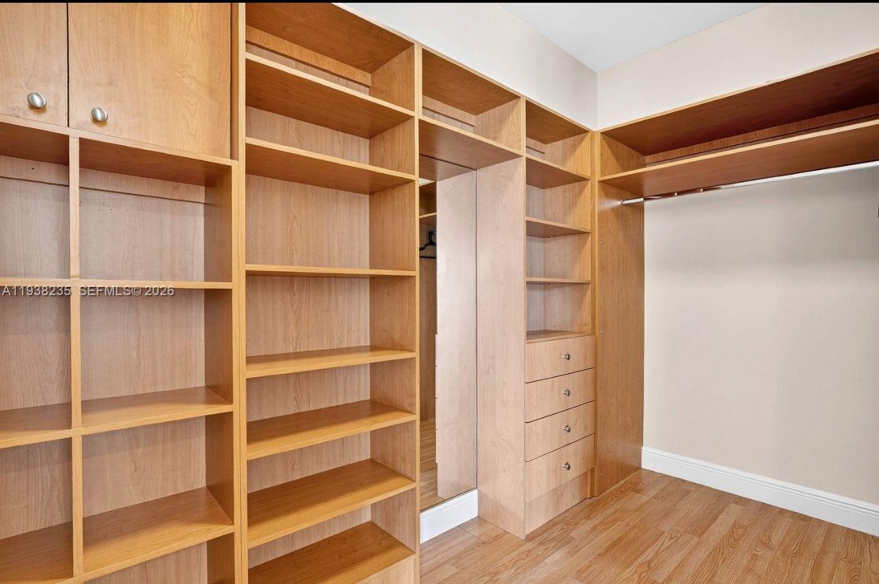 HOLLYWOOD LAKES SECTION - Residential