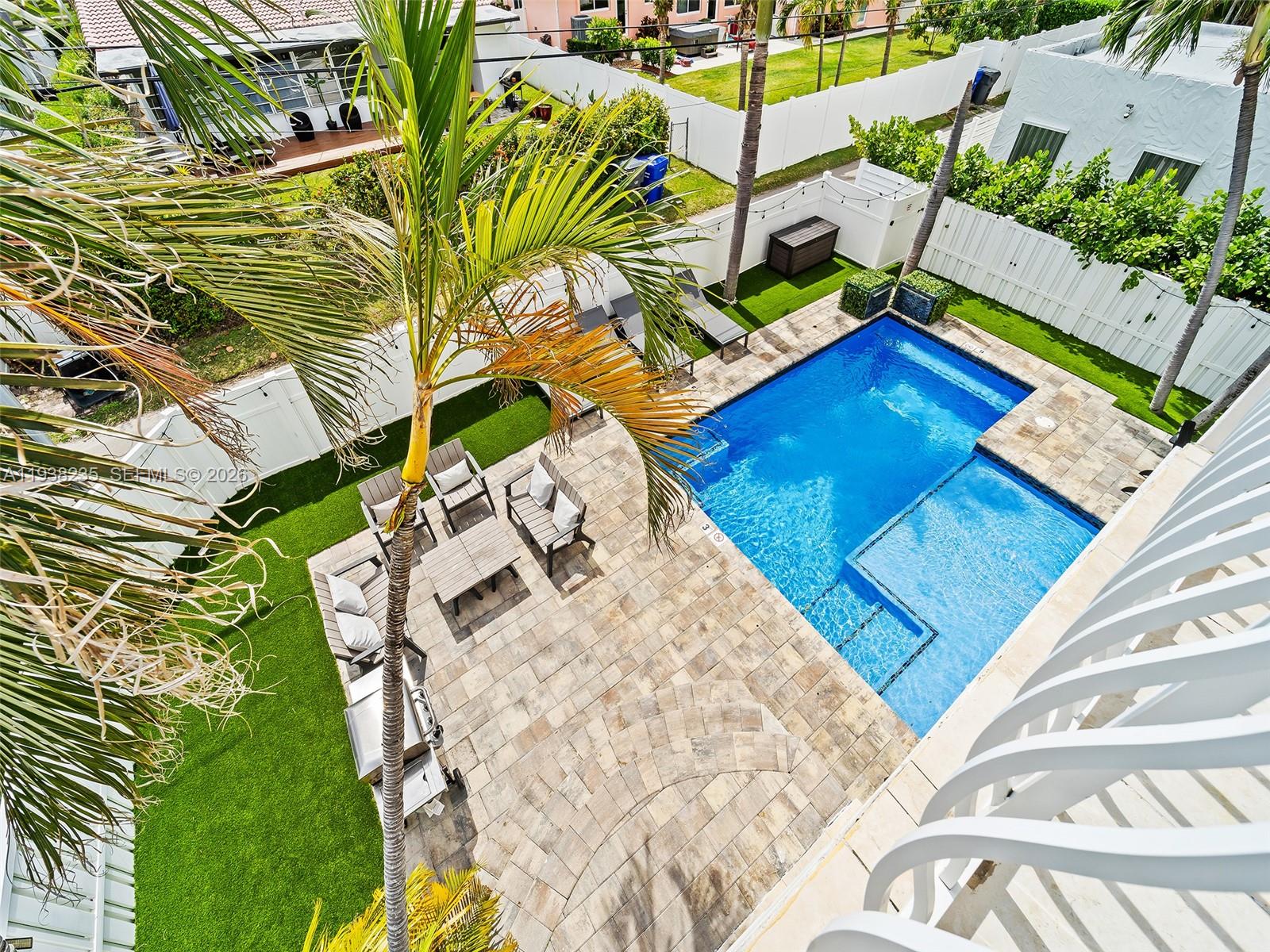 HOLLYWOOD LAKES SECTION - Residential