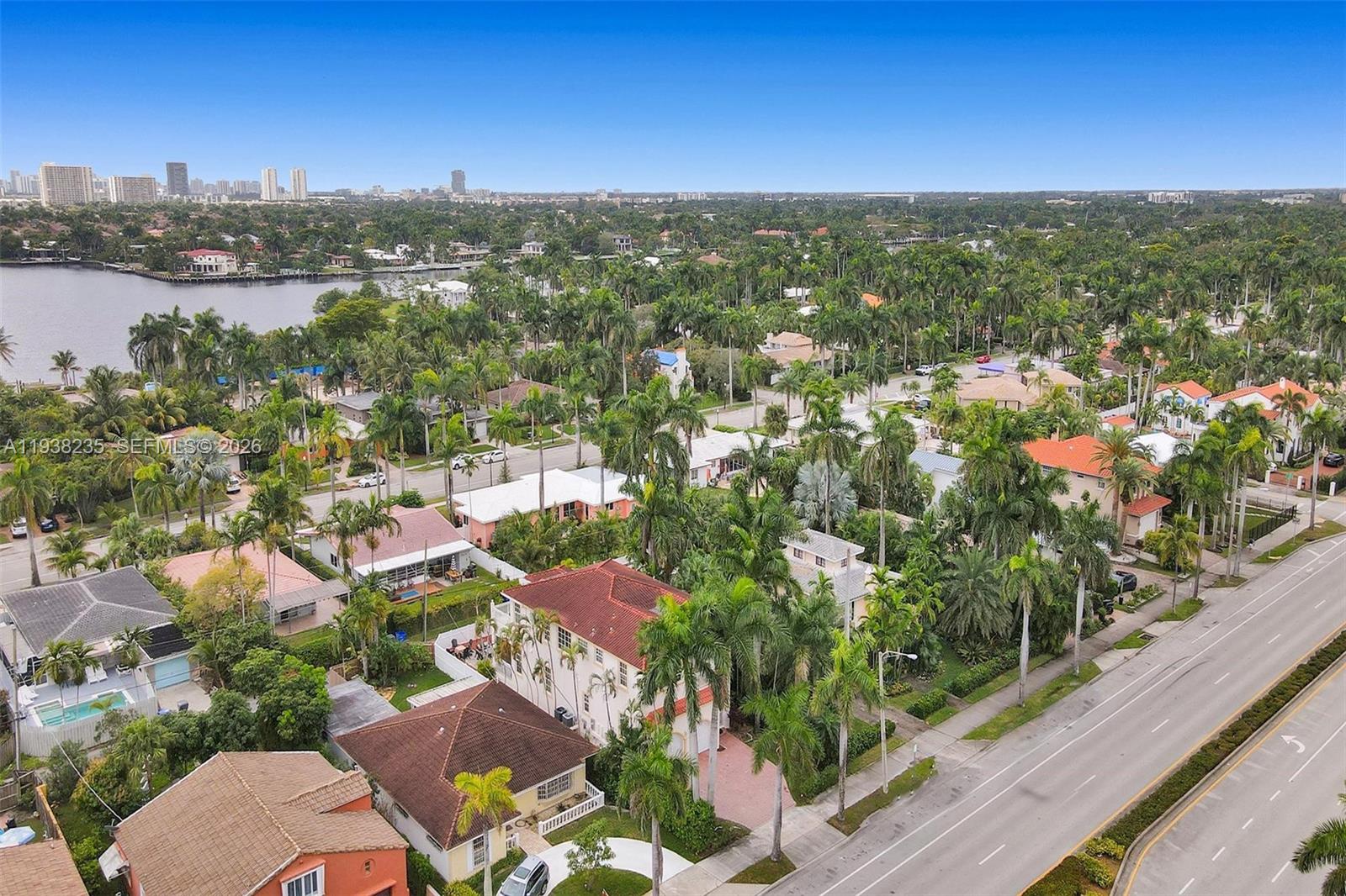 HOLLYWOOD LAKES SECTION - Residential