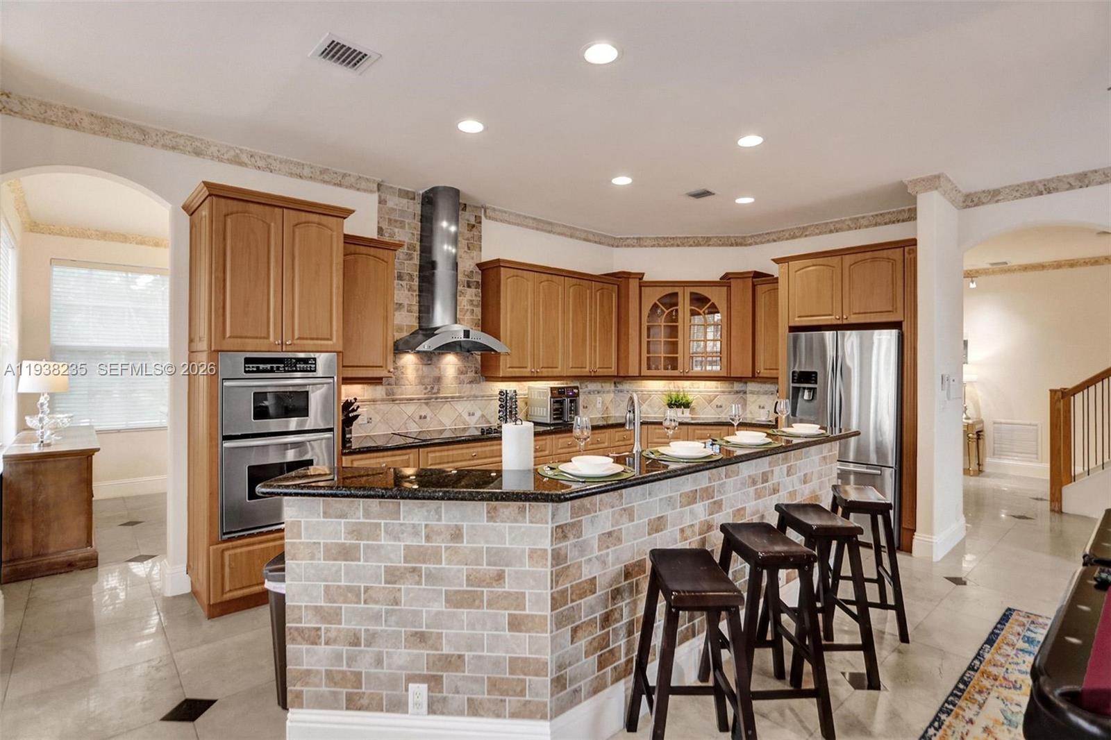 HOLLYWOOD LAKES SECTION - Residential