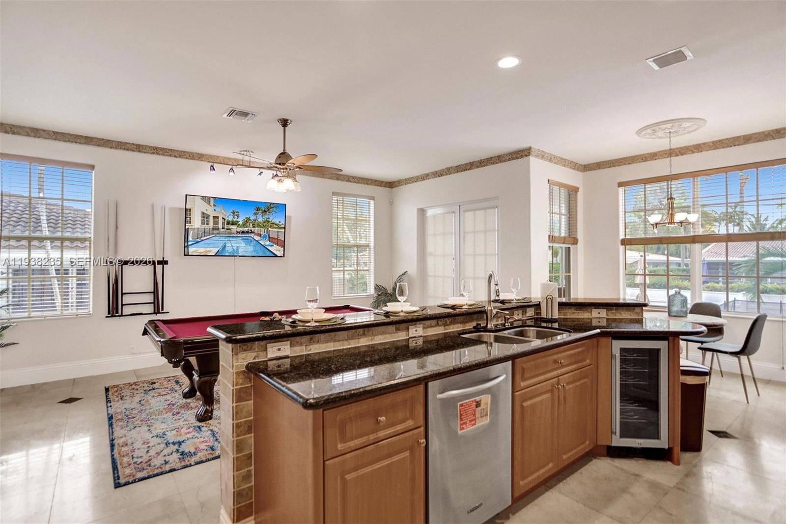 HOLLYWOOD LAKES SECTION - Residential