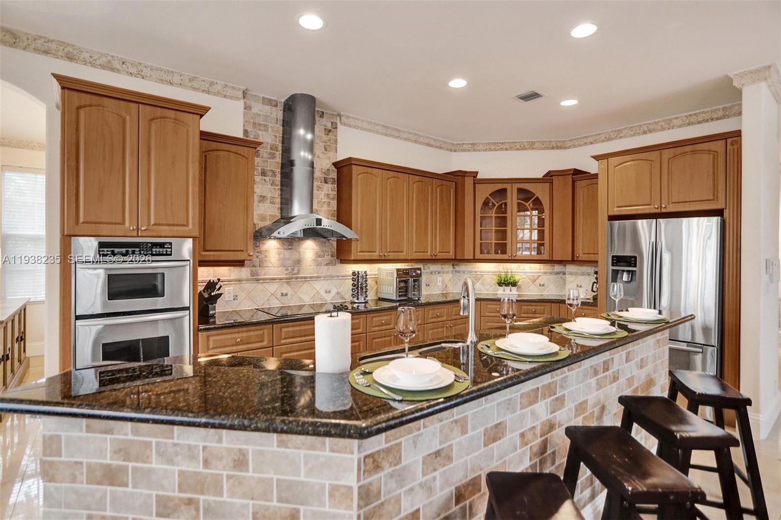 HOLLYWOOD LAKES SECTION - Residential